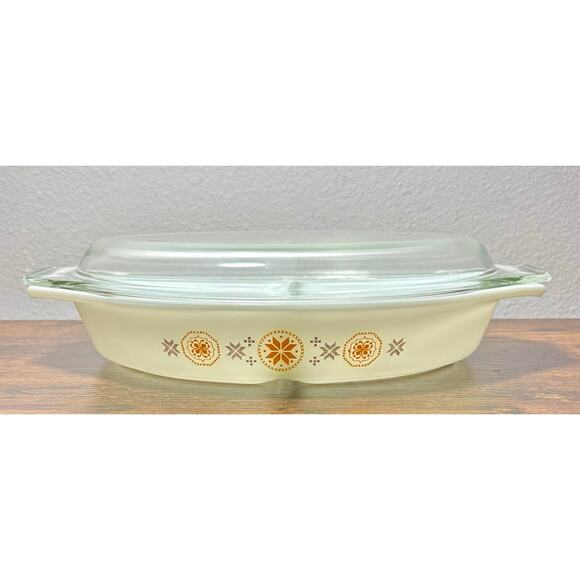 Vintage 60s Pyrex Town and Country Casserole Divided Dish 1.5 QT with Lid - Picture 1 of 12